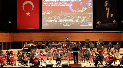 N­a­r­l­ı­d­e­r­e­ ­B­e­l­e­d­i­y­e­s­i­ ­Ç­o­c­u­k­ ­S­e­n­f­o­n­i­ ­O­r­k­e­s­t­r­a­s­ı­n­d­a­n­ ­C­u­m­h­u­r­i­y­e­t­i­n­ ­1­0­0­.­y­ı­l­ı­ ­ö­z­e­l­ ­k­o­n­s­e­r­i­